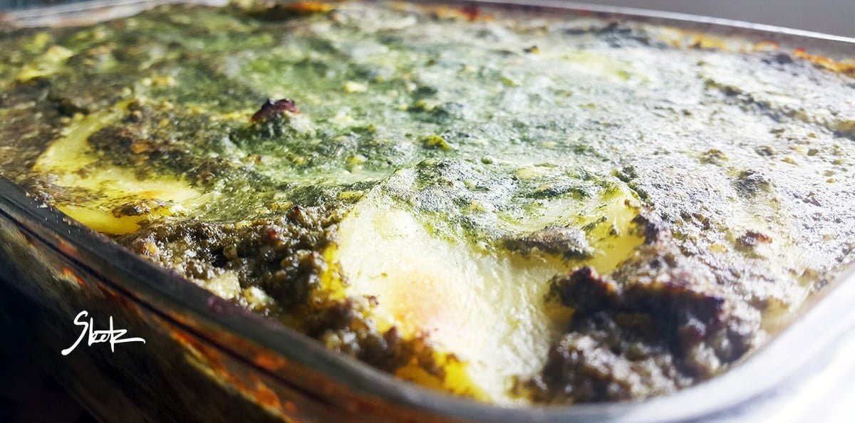 Musaka s skuto in špinačo ter parmezanom