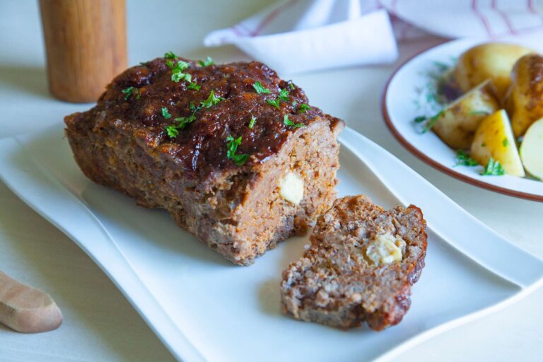 Mesna štruca polnjena z mozzarello