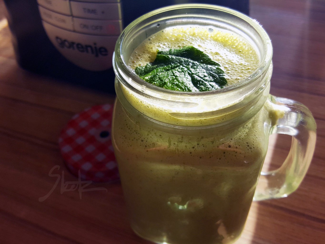 zeleni-smoothie-jabolko-chia-indijski-WM